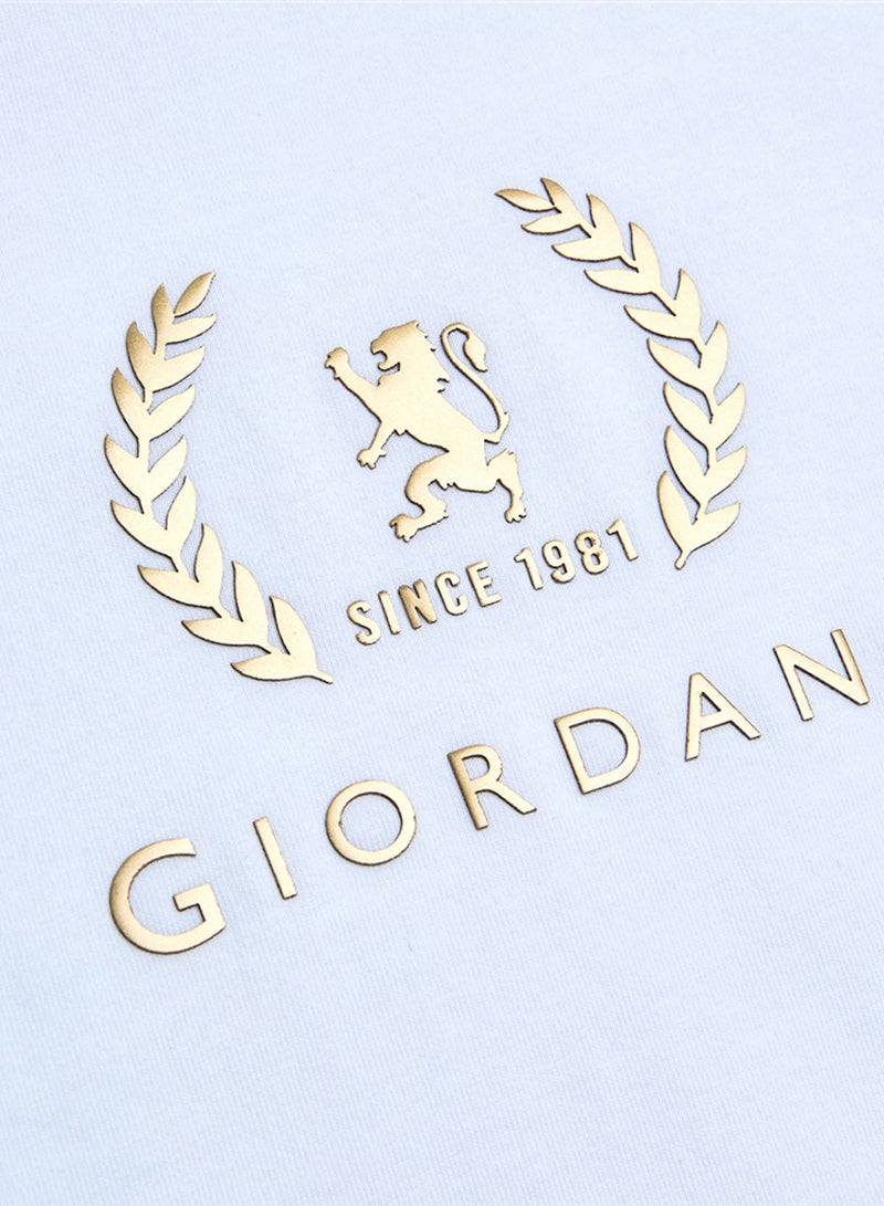 GIORDANO تي شيرت قطن عادي للنساء بقصة مريحة مع طباعة على الرقبة المستديرة - Image 4